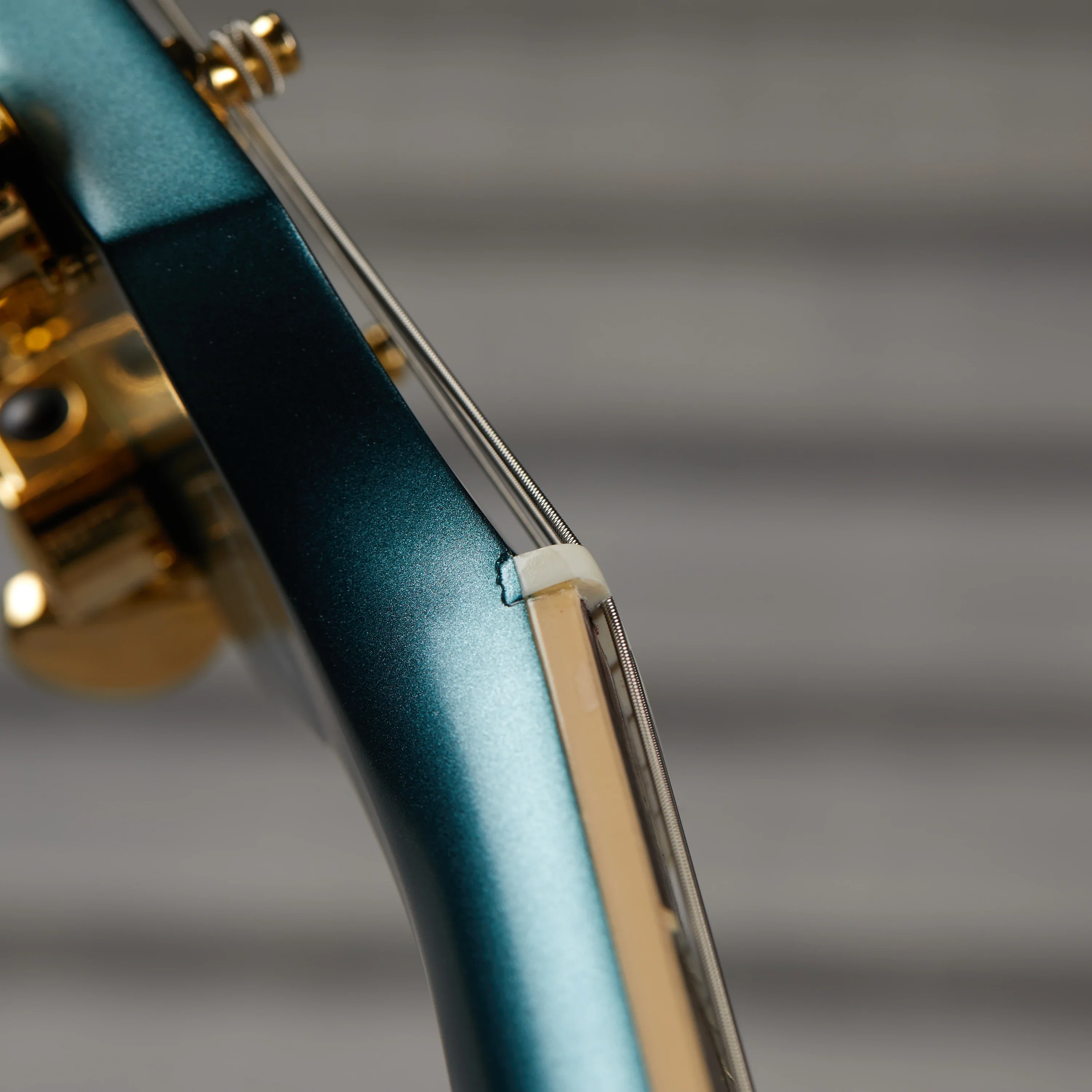 Gibson Mod™ Collection ES-335, Chill Ice Satin | Gibson Mod™ Collection 6 Gibson Mod™ Collection ES-335, Chill Ice Satin | Gibson Mod™ Collection