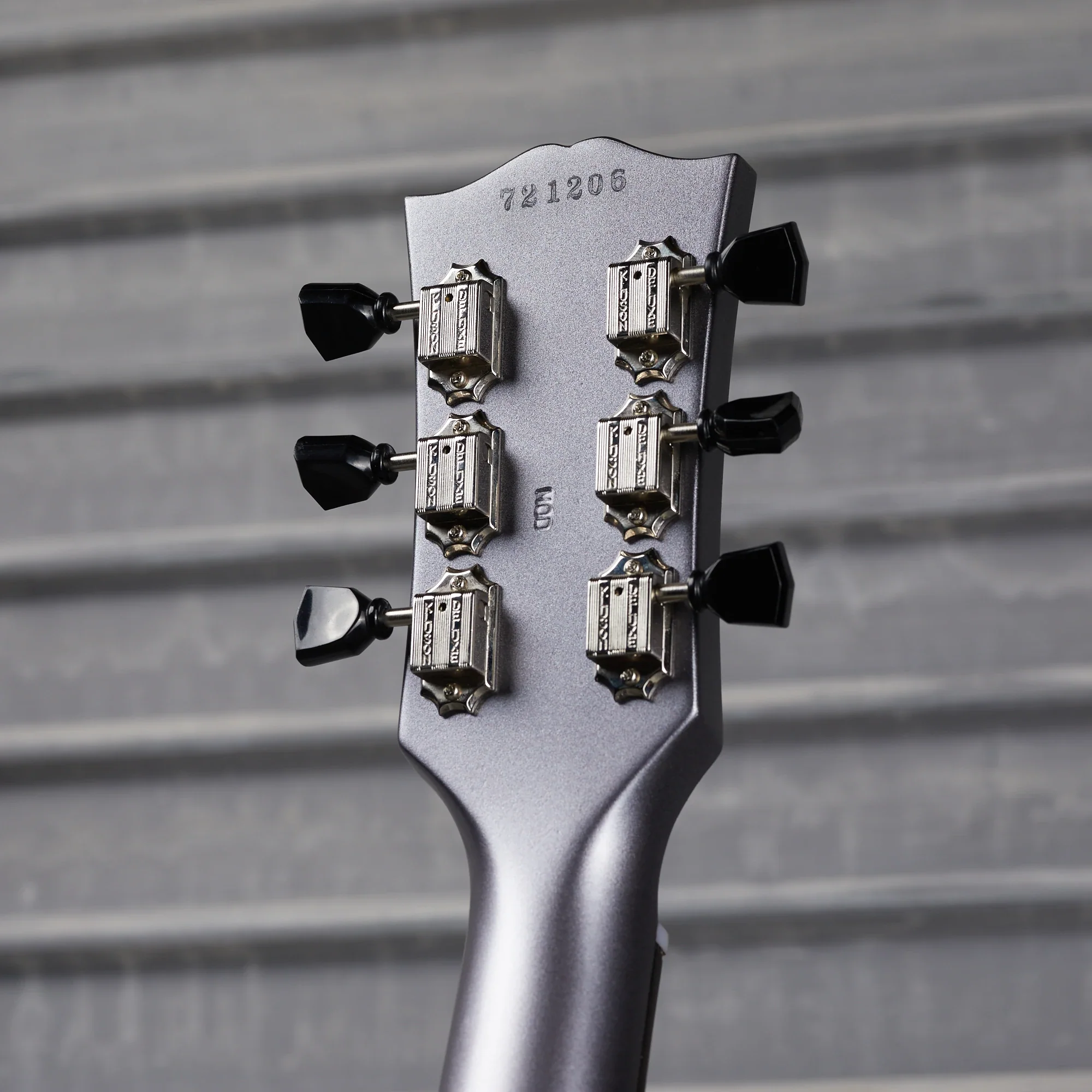 Gibson Mod™ Collection 1957 Les Paul Junior Reissue, Silver | Gibson Mod™ Collection 6 Gibson Mod™ Collection 1957 Les Paul Junior Reissue, Silver | Gibson Mod™ Collection