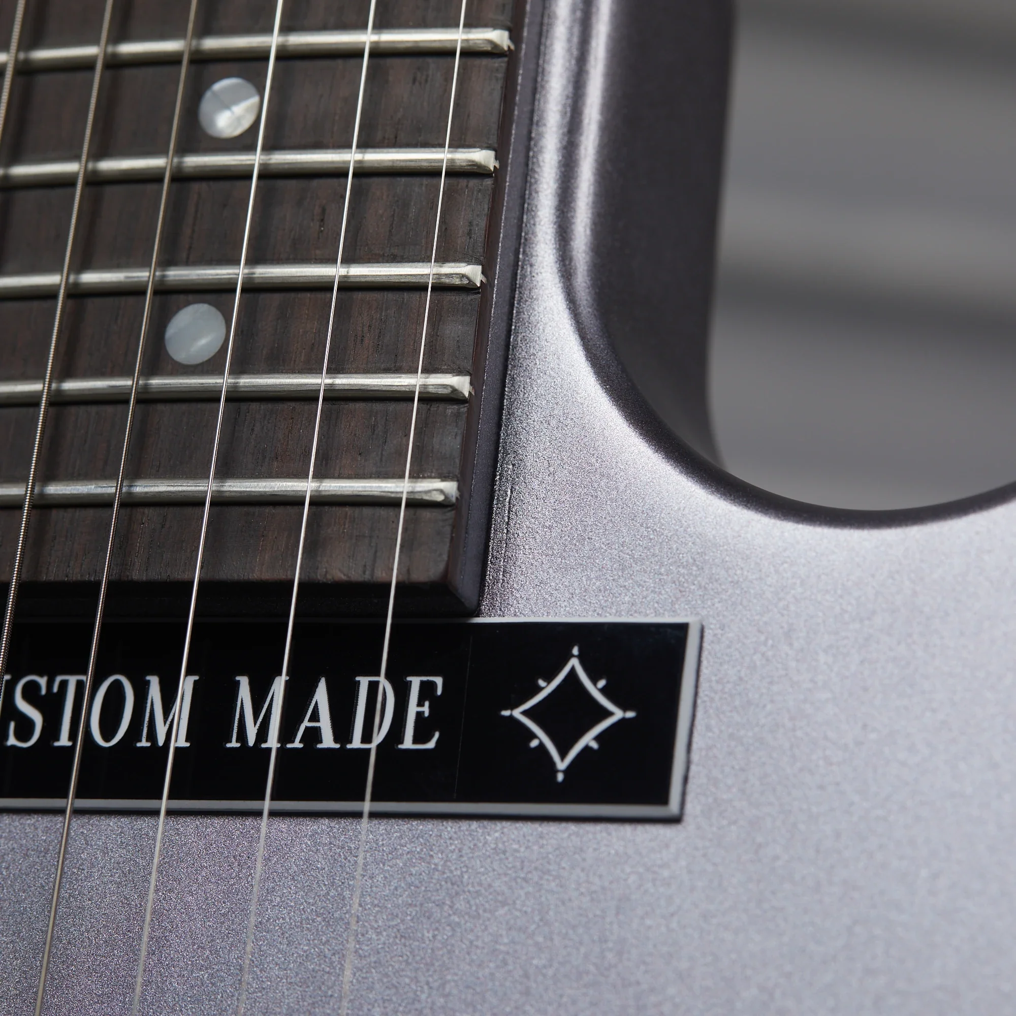 Gibson Mod™ Collection 1957 Les Paul Junior Reissue, Silver | Gibson Mod™ Collection 8 Gibson Mod™ Collection 1957 Les Paul Junior Reissue, Silver | Gibson Mod™ Collection