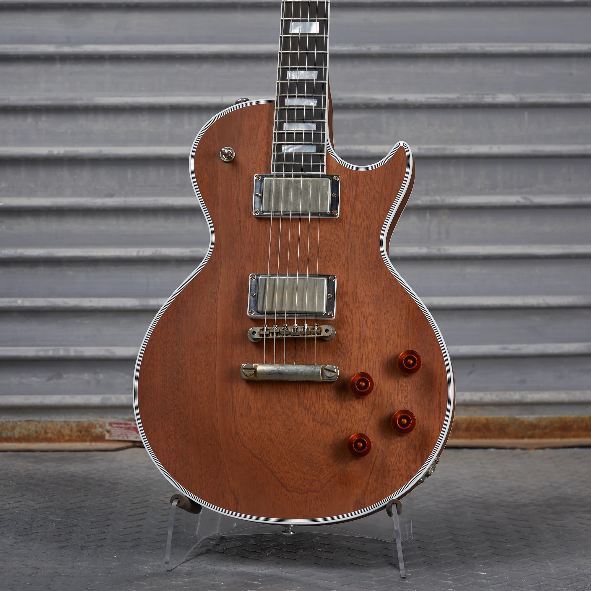 Gibson Mod™ Collection Les Paul Custom, Natural Walnut | Gibson Mod™ Collection 2 Gibson Mod™ Collection Les Paul Custom, Natural Walnut | Gibson Mod™ Collection