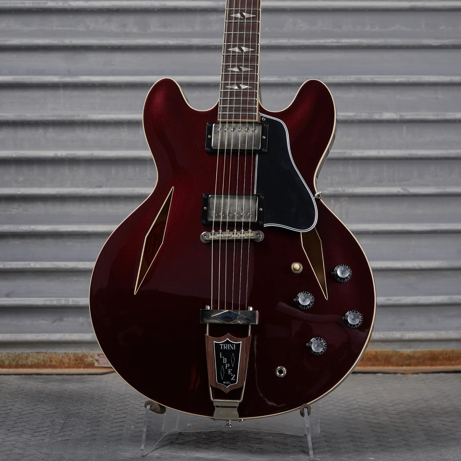 Gibson Mod™ Collection 1964 Trini Lopez Standard Reissue, Red Berry Sparkle | Gibson Mod™ Collection 3 Gibson Mod™ Collection 1964 Trini Lopez Standard Reissue, Red Berry Sparkle | Gibson Mod™ Collection
