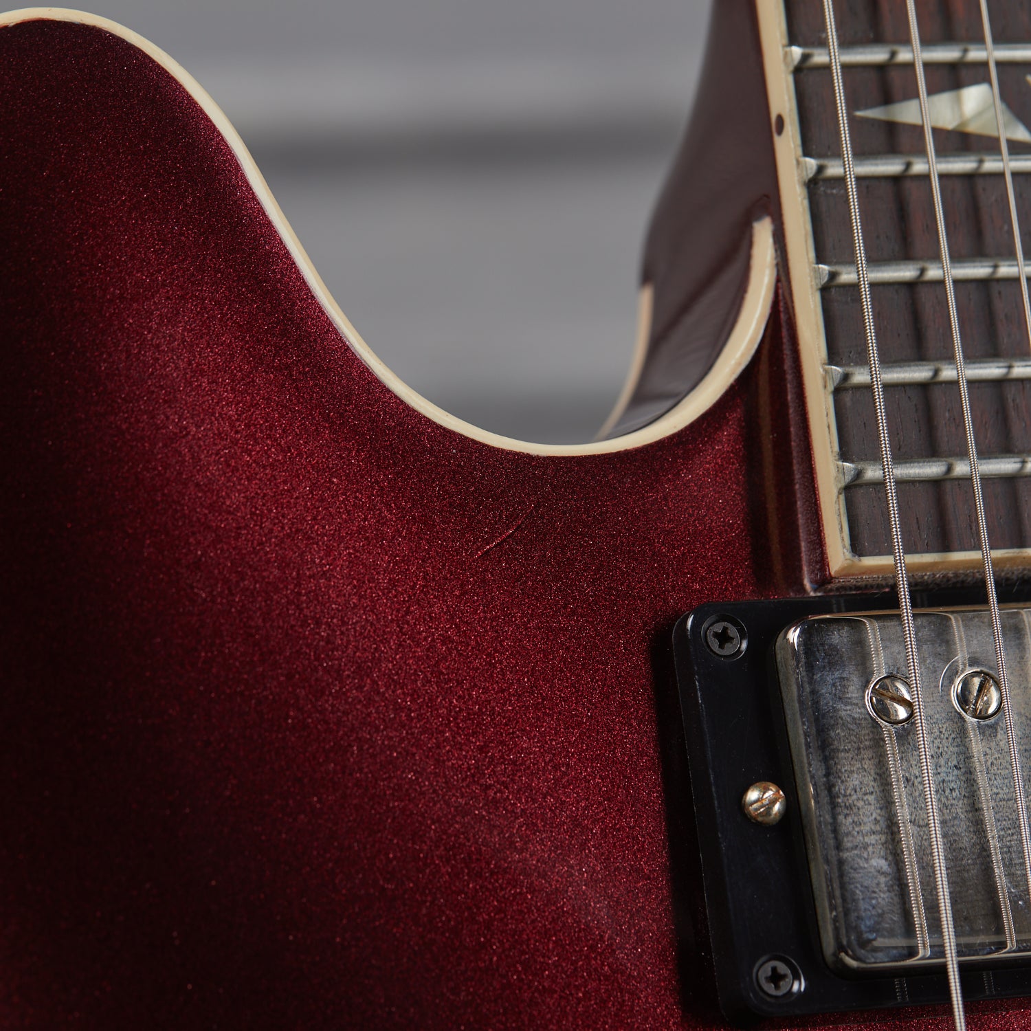 Gibson Mod™ Collection 1964 Trini Lopez Standard Reissue, Red Berry Sparkle | Gibson Mod™ Collection 6 Gibson Mod™ Collection 1964 Trini Lopez Standard Reissue, Red Berry Sparkle | Gibson Mod™ Collection