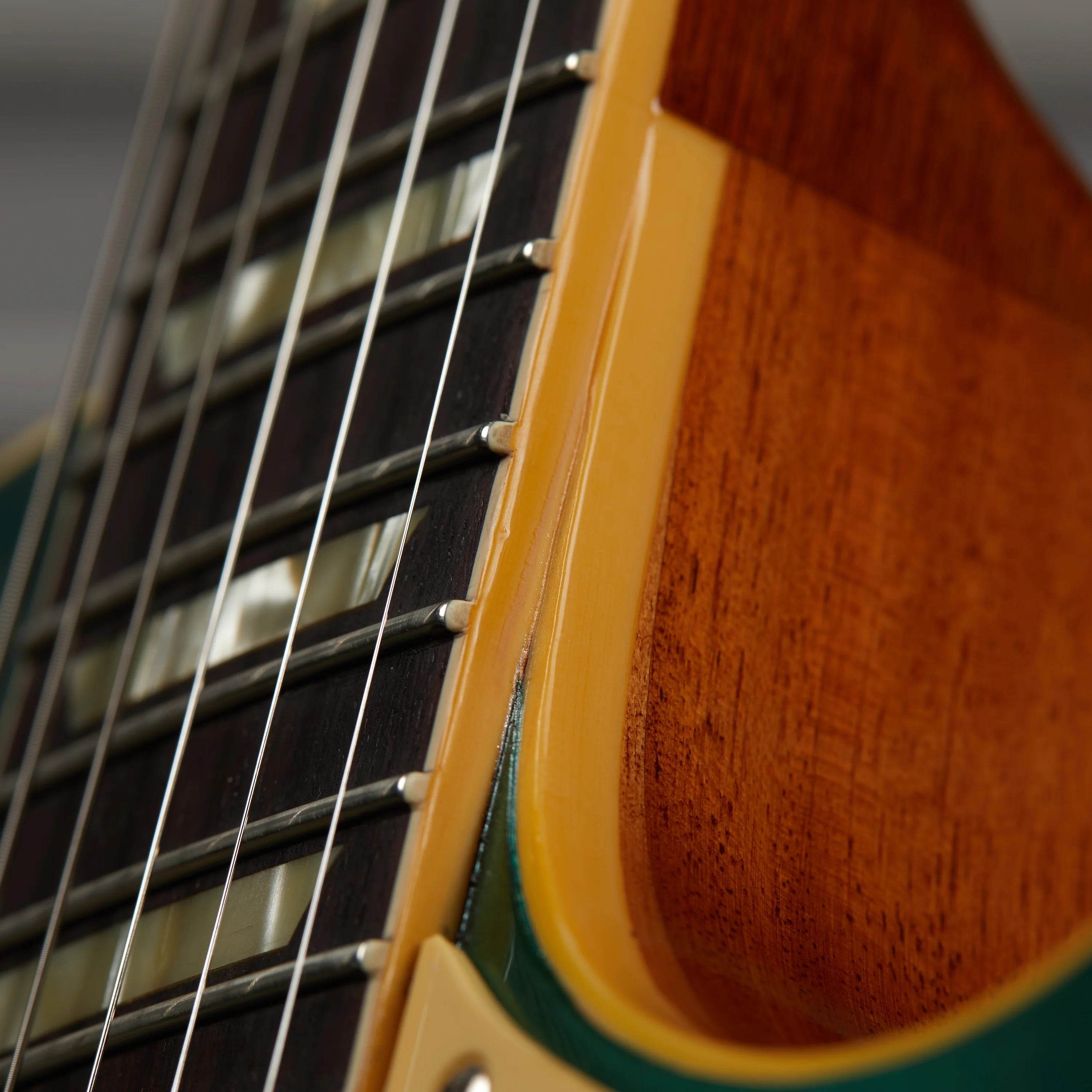 Gibson Mod™ Collection 1957 Les Paul Standard Reissue, Chakra Green | Gibson Mod™ Collection 7 Gibson Mod™ Collection 1957 Les Paul Standard Reissue, Chakra Green | Gibson Mod™ Collection
