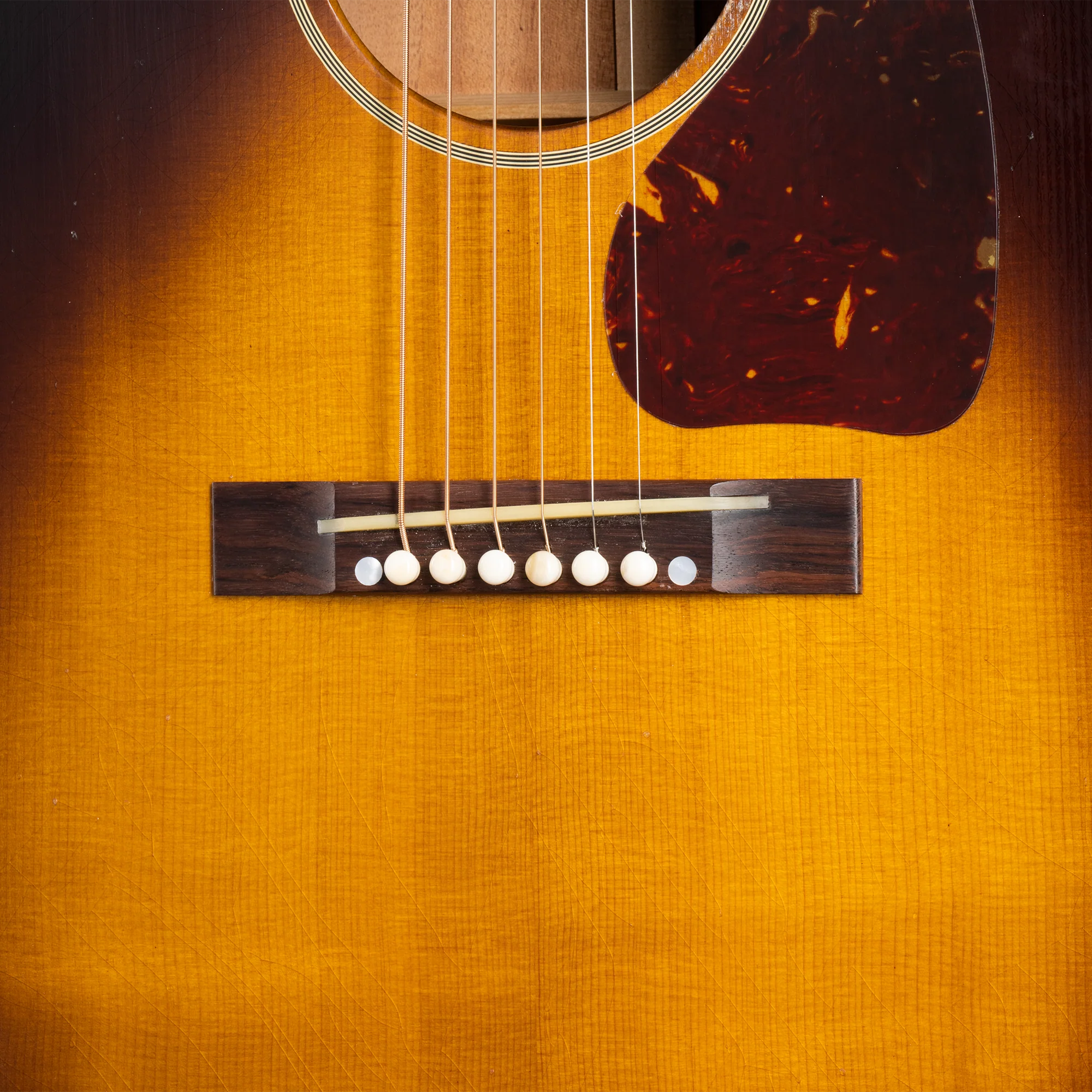 Gibson Custom 1942 Banner J-45 Reissue, Light Aged, Vintage Sunburst 6 Gibson Custom 1942 Banner J-45 Reissue, Light Aged, Vintage Sunburst