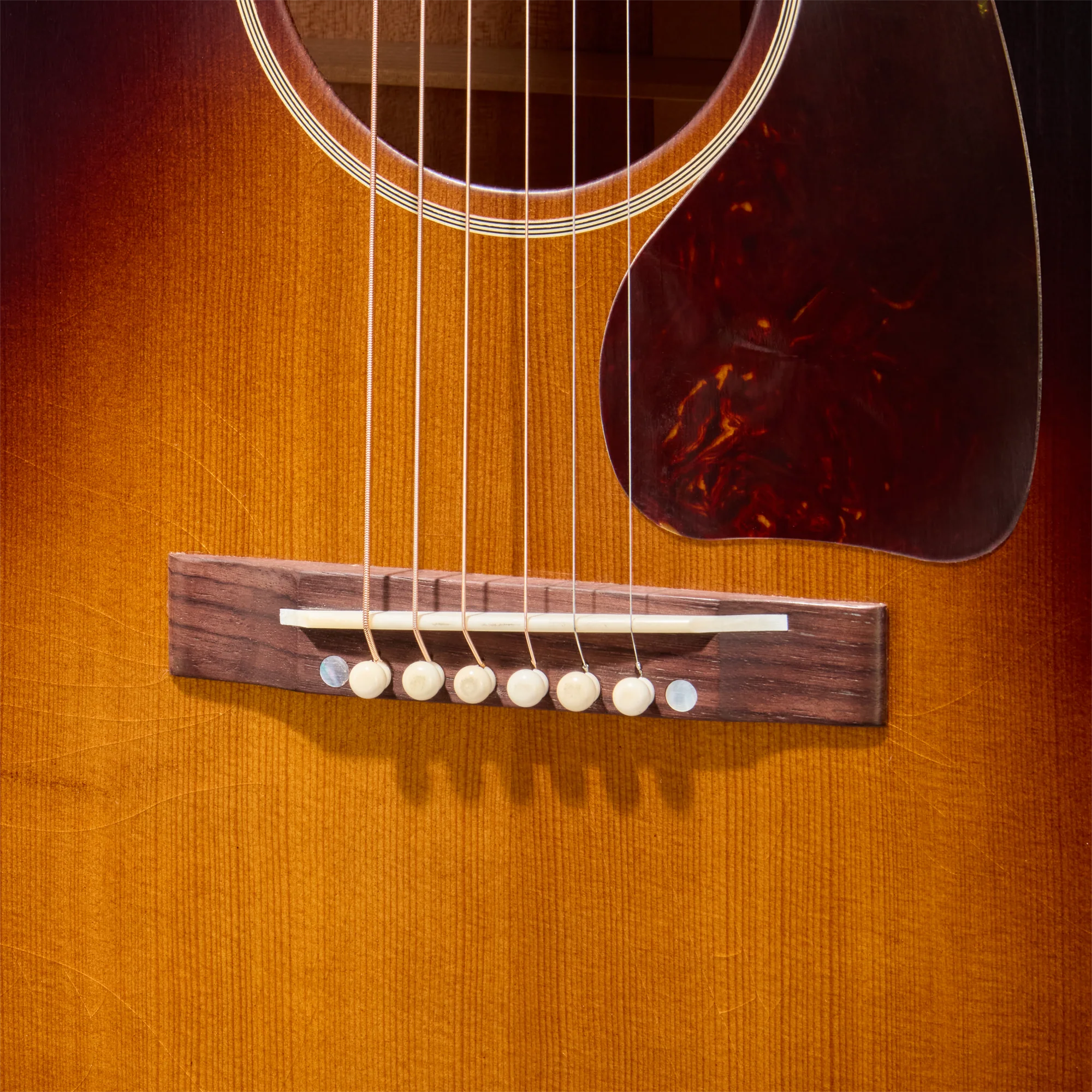 Gibson Custom 1942 Banner J-45 Reissue, Ultra Light Aged, Vintage Sunburst 9 Gibson Custom 1942 Banner J-45 Reissue, Ultra Light Aged, Vintage Sunburst