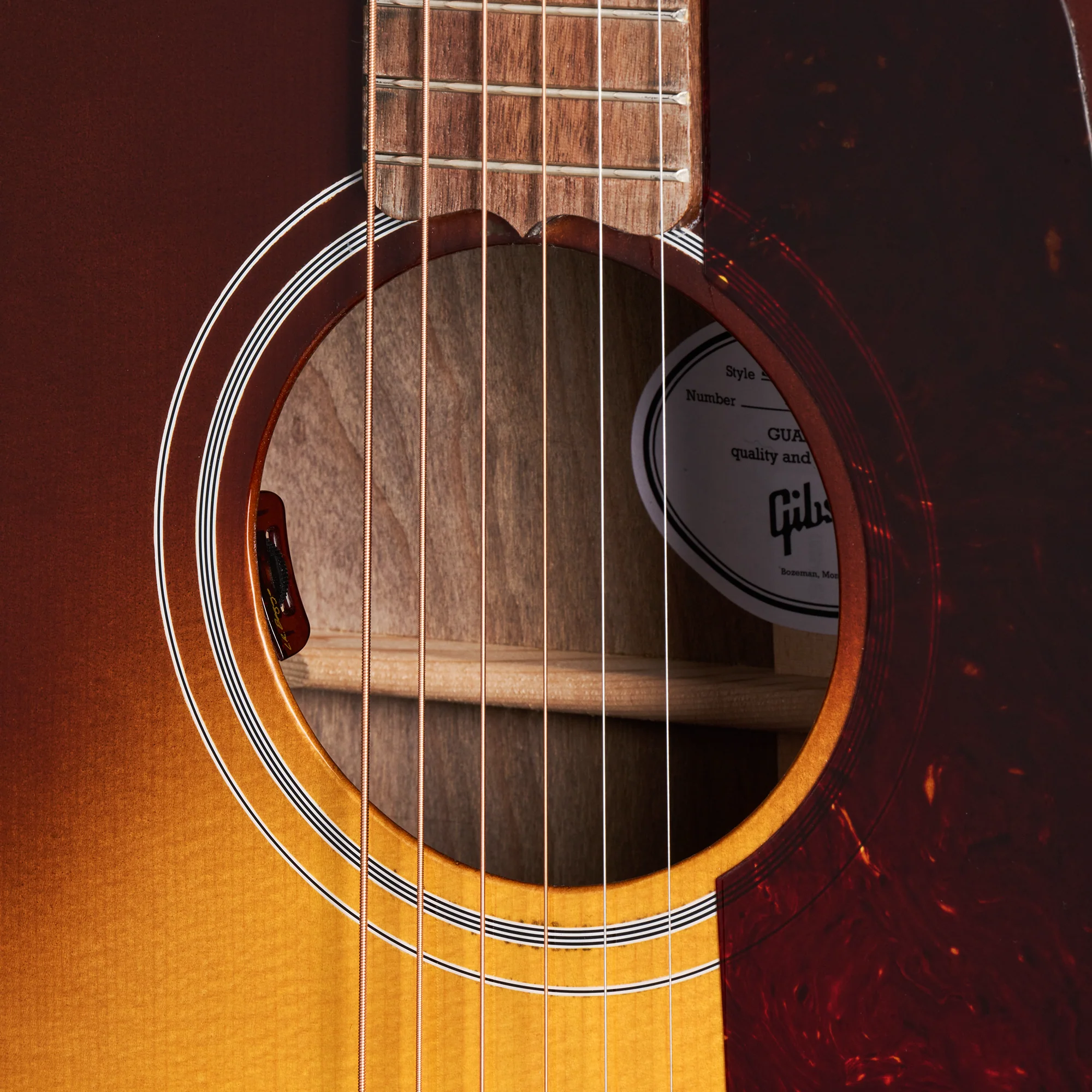 Gibson SJ-200 Studio Walnut, Walnut Burst 7 Gibson SJ-200 Studio Walnut, Walnut Burst