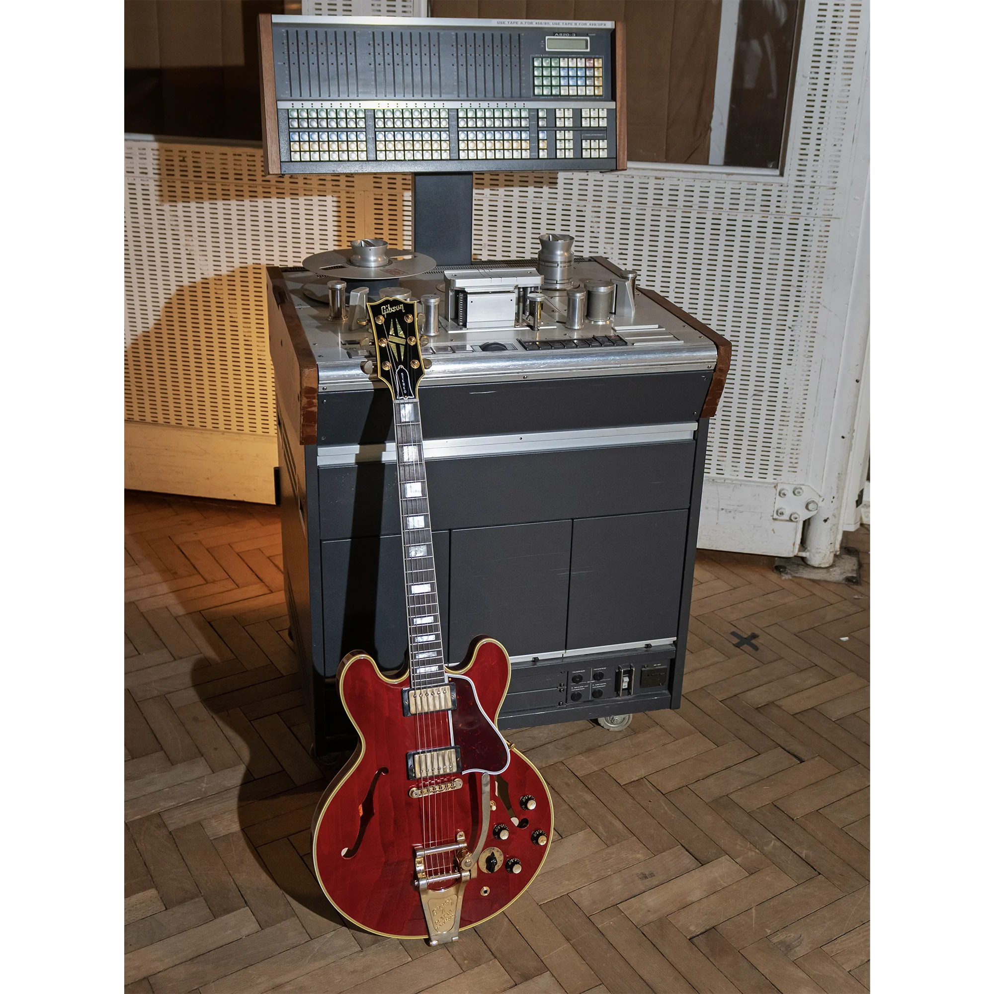 Gibson Noel Gallagher 1960 ES-355, 60s Cherry Murphy Lab Aged 10 Gibson Noel Gallagher 1960 ES-355, 60s Cherry Murphy Lab Aged